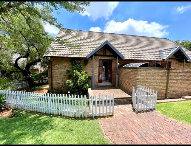 3 BEDROOM TOWNHOUSE FOR SALE IN NOORDHEUWEL